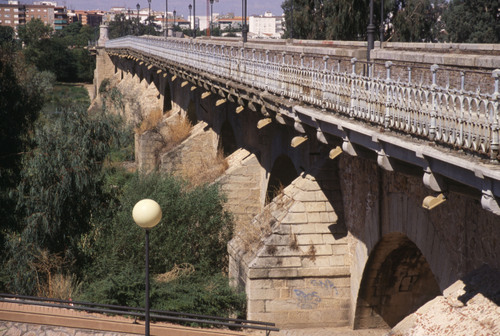 ローマ橋(Puente Romano)