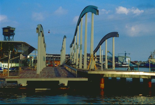 浮動可動橋