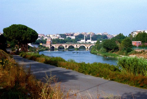 ミルヴィオ橋(Ponte Milvio)