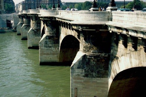 ヌフ（新）橋(Pont Neuf)