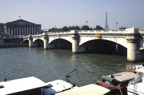 コンモルド橋(Pont de la Concorde)